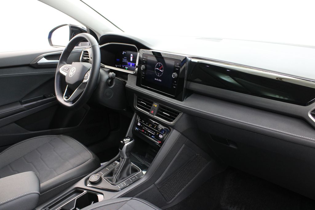 2025 Volkswagen Taos SE Black - Photo 25