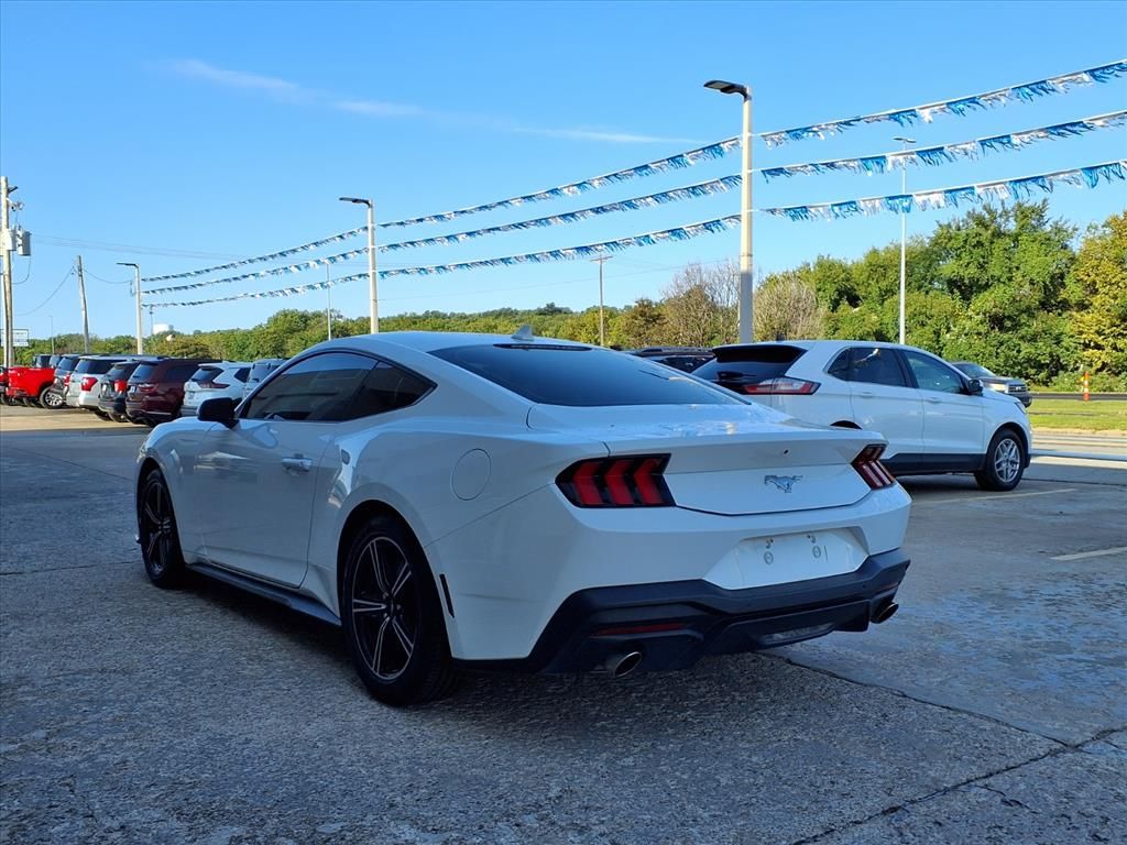 2024 Ford Mustang EcoBoost photo 2