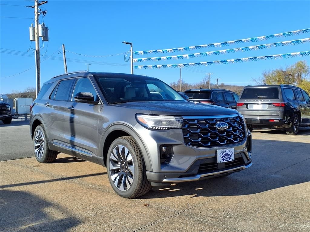 2026 Ford Explorer Platinum's photo