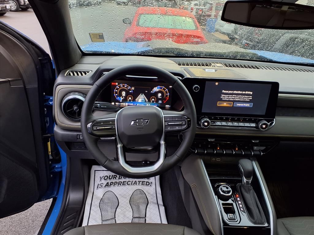 2025 Chevrolet Colorado ZR2 photo 3