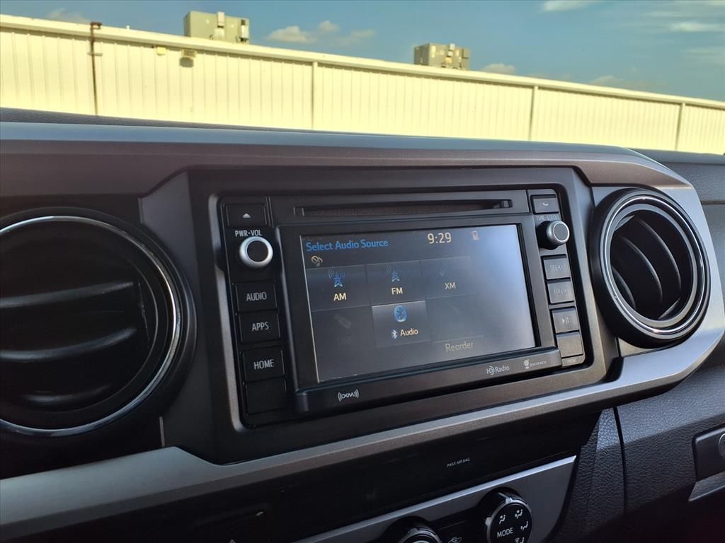 2019 Toyota Tacoma SR5 photo 4
