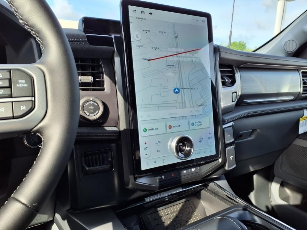 2025 Ford F-150 Lightning photo 4