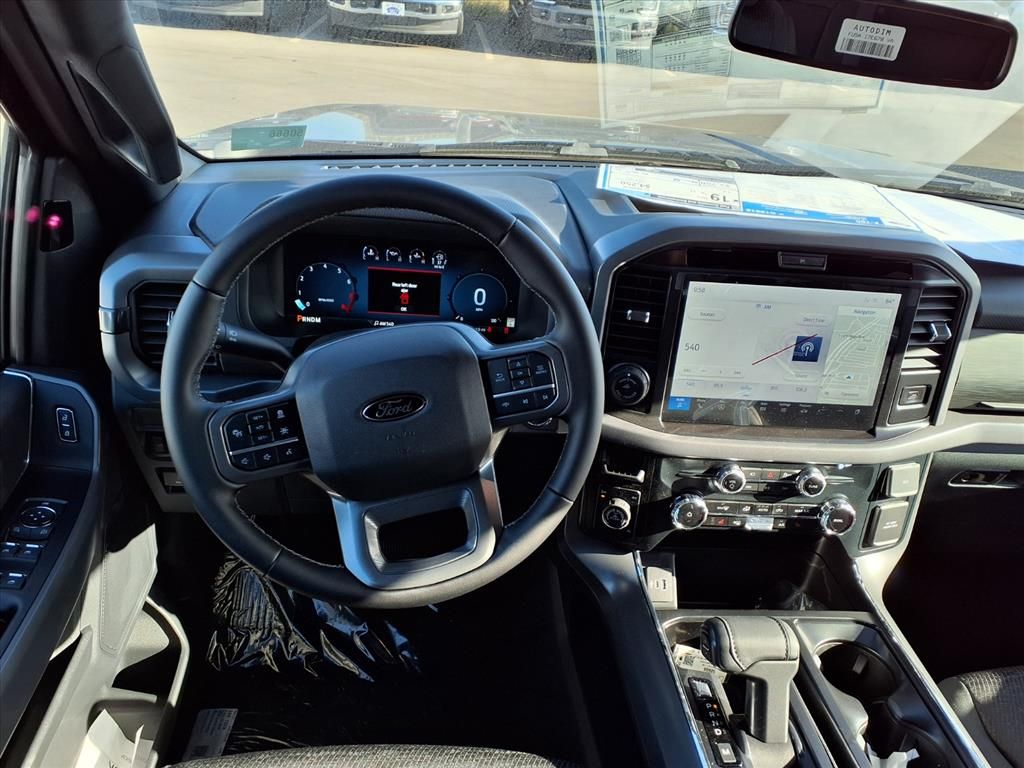 2025 Ford F-150 XLT photo 3