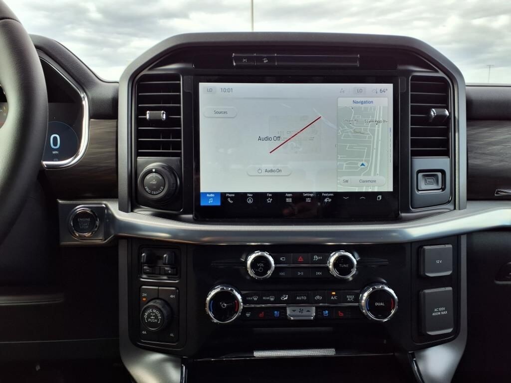 New 2025 Ford F-150 Lariat TRUCK