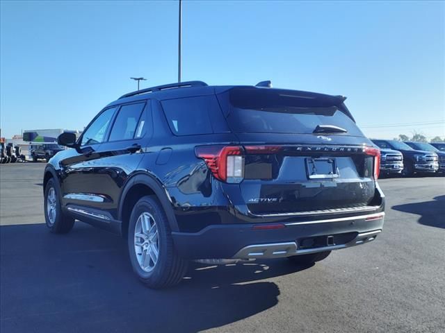 2025 Ford Explorer photo 2