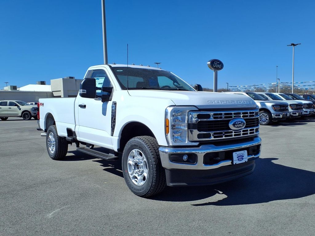 2026 Ford F-350 Super Duty XLT