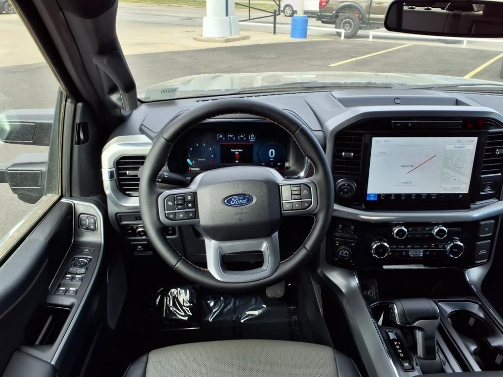 New 2025 Ford F-150 Lariat TRUCK