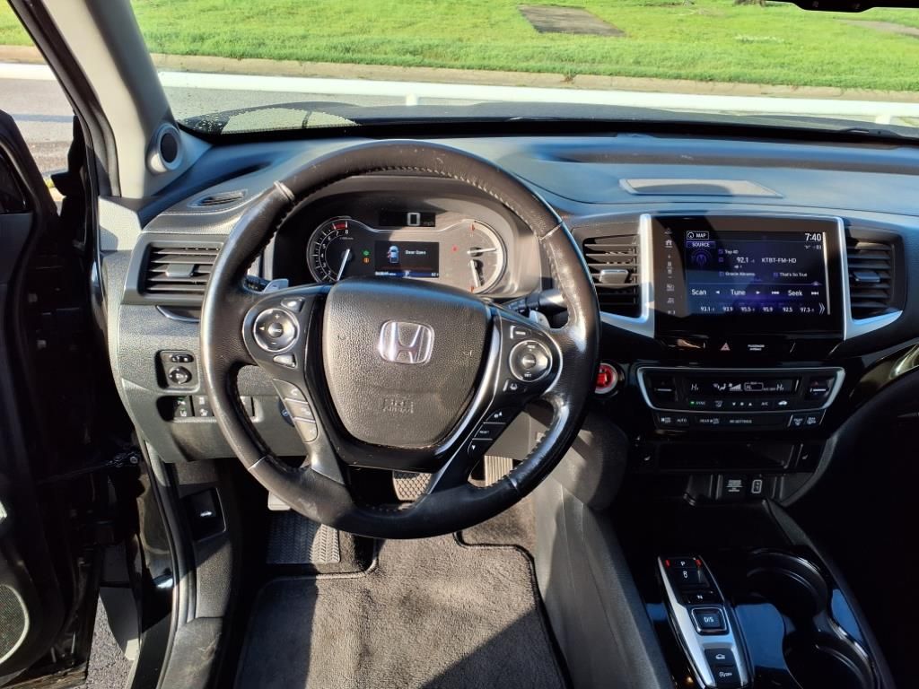 2020 Honda Ridgeline RTL-E photo 3