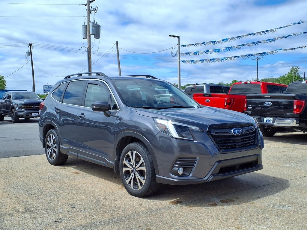 2023 Subaru Forester Limited's photo
