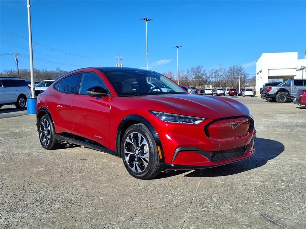 2022 Ford Mustang-Mach-e Premium's photo