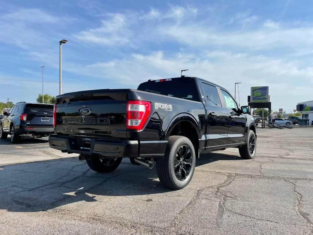 2022 Ford F-150 XL photo 2