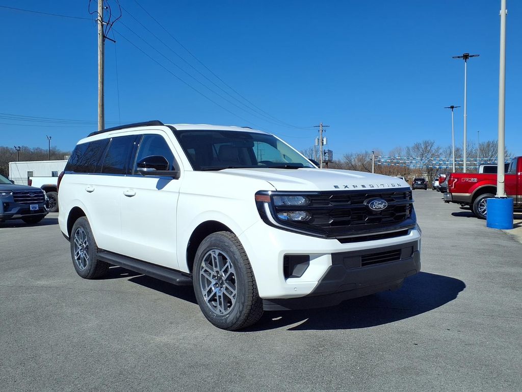 2026 Ford Expedition Active 4x4's photo