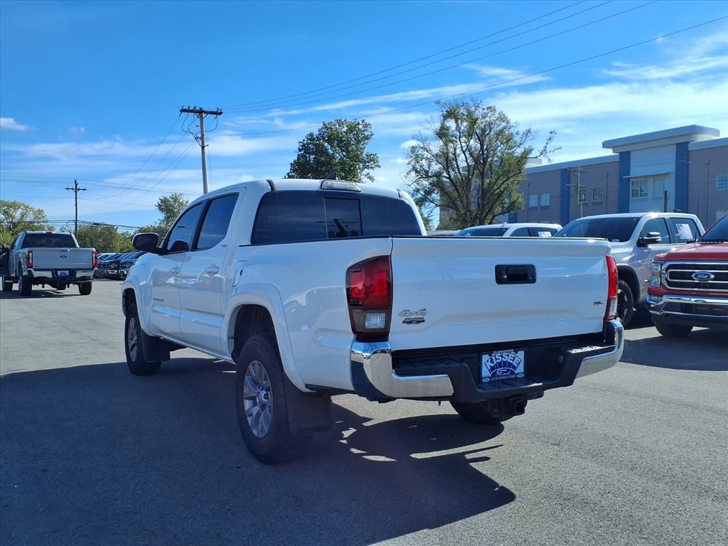 2019 Toyota Tacoma SR5 photo 2