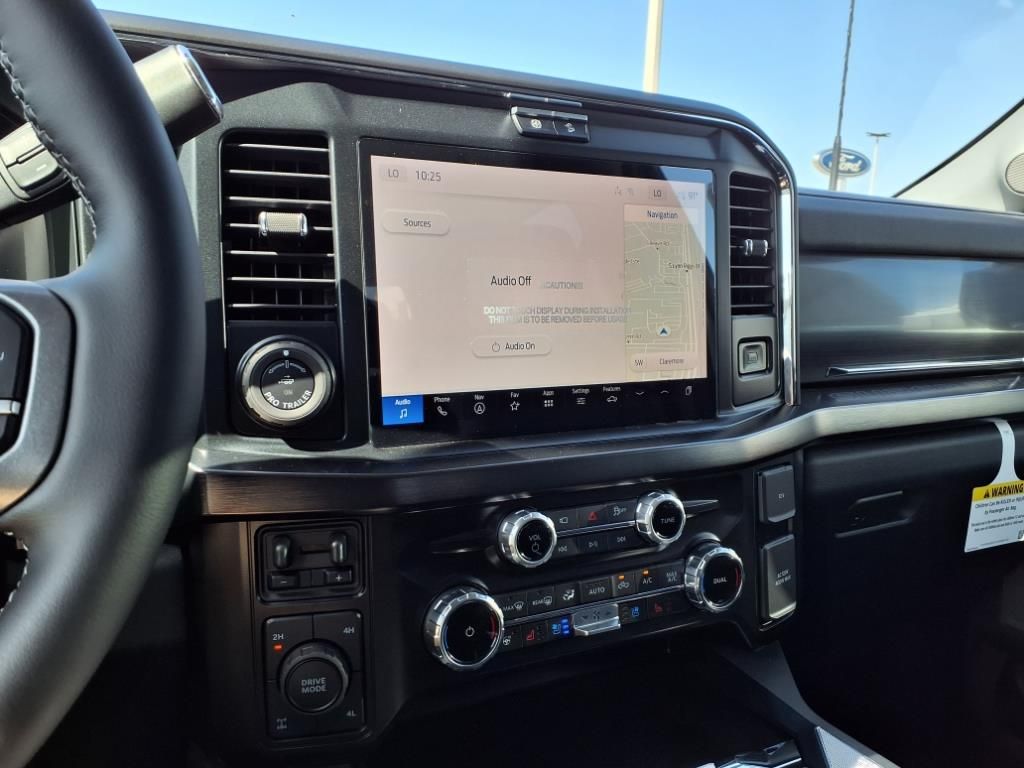 2025 Ford F-350 Lariat photo 4