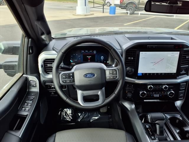 2025 Ford F-150 Lariat photo 3