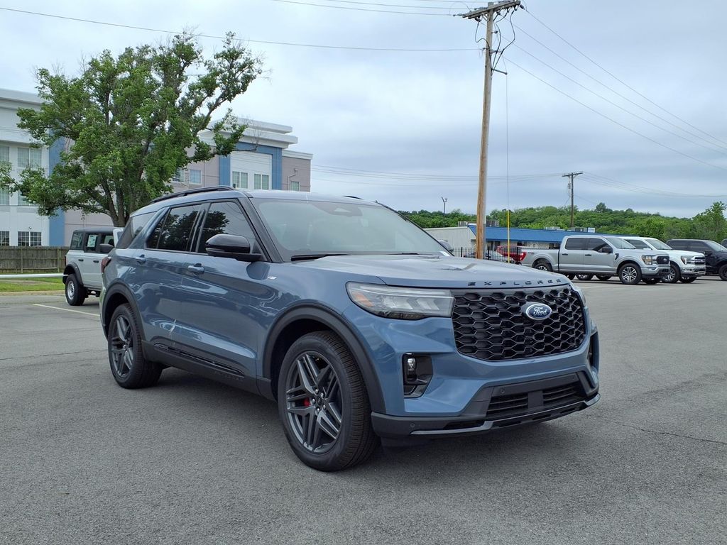 2026 Ford Explorer ST-LINE RWD's photo