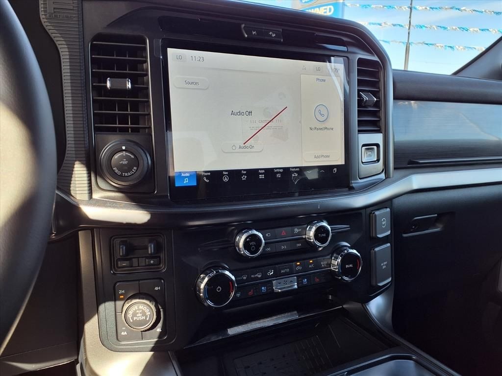 New 2025 Ford F-150 Lariat TRUCK