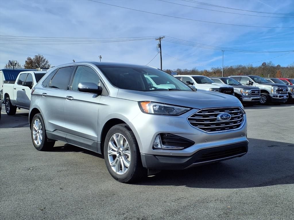 2024 Ford Edge Titanium's photo