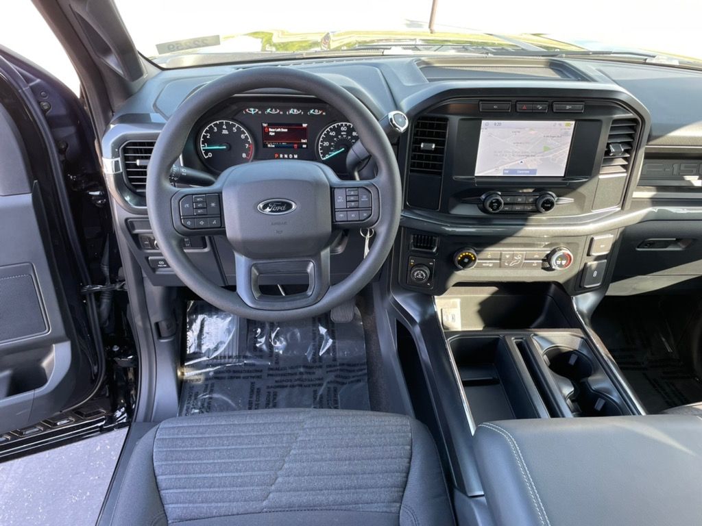 2022 Ford F-150 XL photo 3