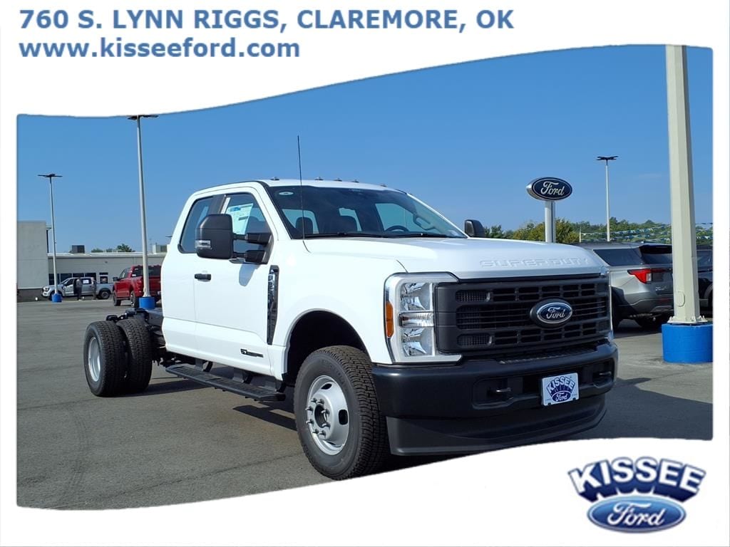 2026 Ford F-350 Super Duty Chassis Cab XL's photo