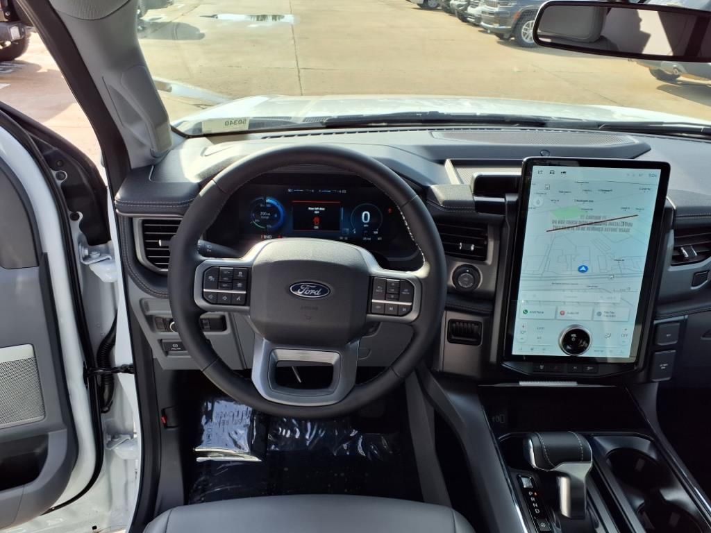 2025 Ford F-150 Lightning photo 3