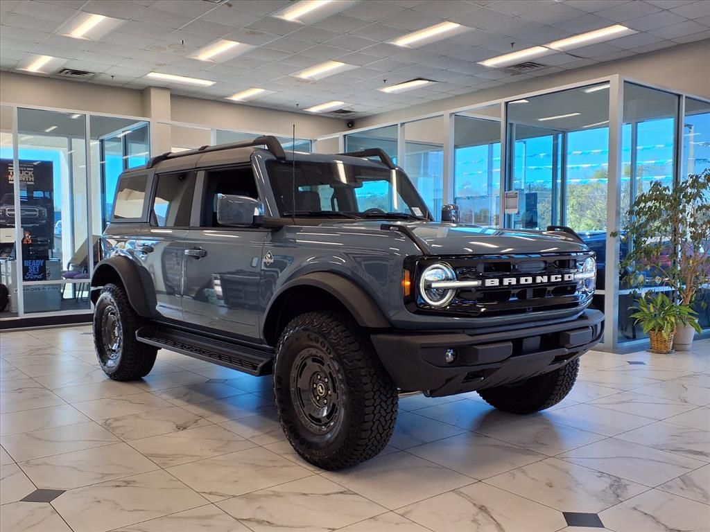 2025 Ford Bronco 4-Door Outer Banks's photo