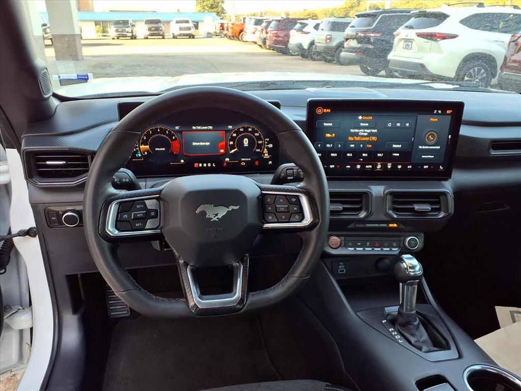 2024 Ford Mustang EcoBoost photo 3