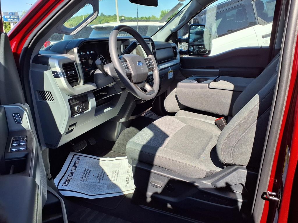 2026 Ford F-250 Super Duty XLT - Photo 6