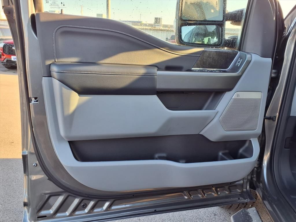 2026 Ford F-350 Super Duty XLT - Photo 7