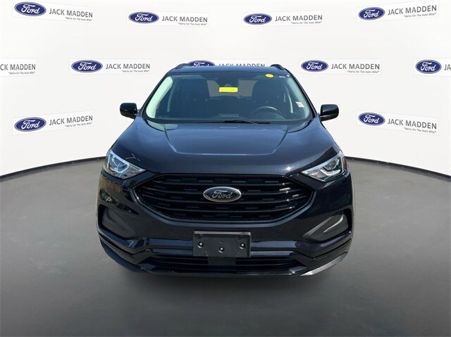 2022 Ford Edge SE photo 2