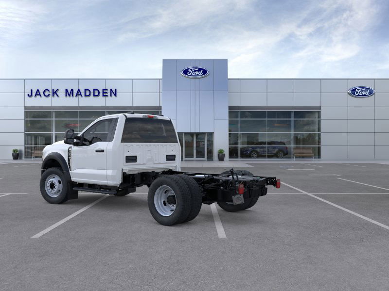 2025 Ford F-550 photo 3