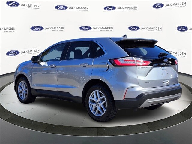 2023 Ford Edge SEL photo 3