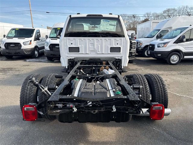 2025 Ford F-350 photo 3