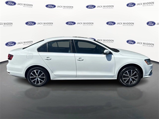 2017 Volkswagen Jetta 1.4T SE photo 4