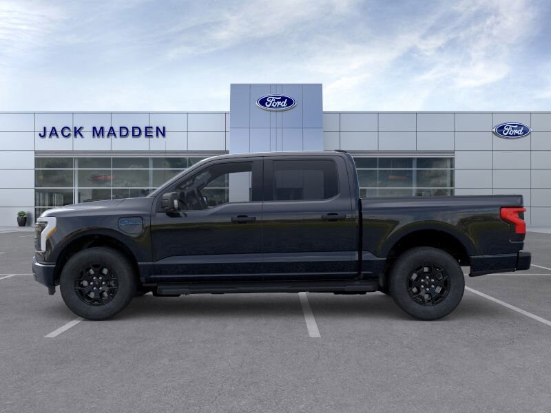 2025 Ford F-150 Lightning XLT photo 2
