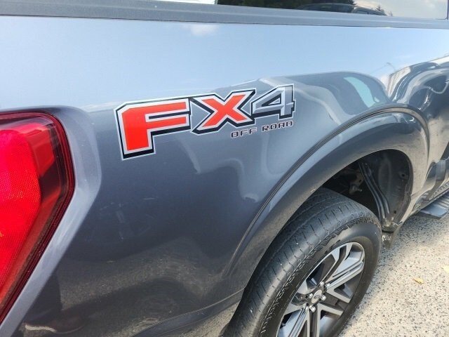 2022 Ford F-150 XL photo 2