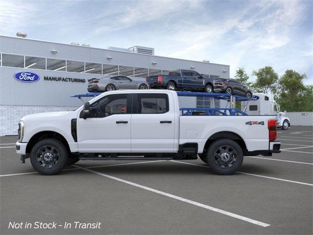 2025 Ford F-350 photo 3