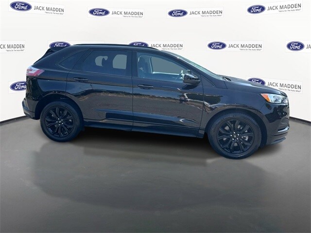2022 Ford Edge SE photo 3