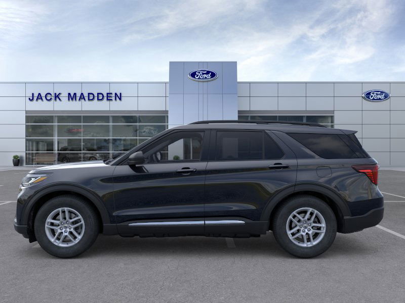 2025 Ford Explorer photo 2