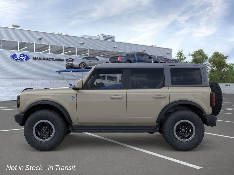 2025 Ford Bronco Outer Banks photo 3