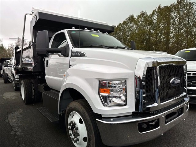 2025 Ford F-650 SuperCab photo 4