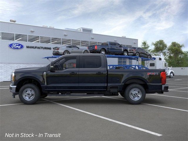 2025 Ford F-250 photo 3