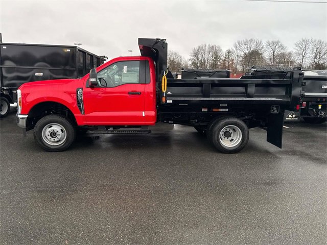 2024 Ford F-350 photo 2