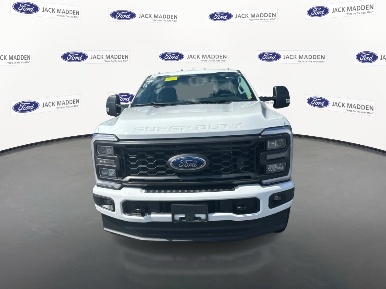 2026 Ford F-350 photo 3
