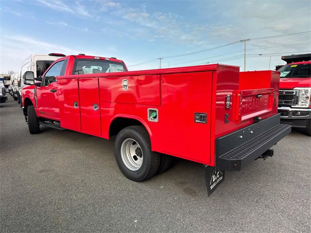 2025 Ford F-350 photo 2