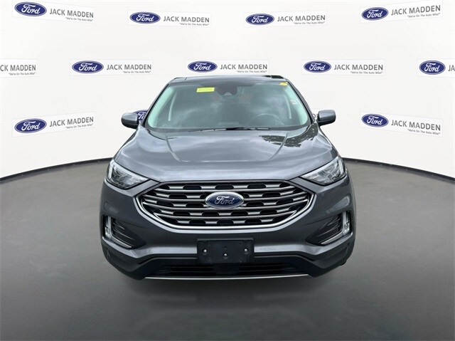 2022 Ford Edge SEL photo 3