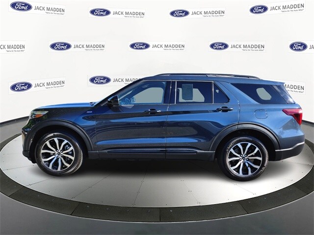 2022 Ford Explorer ST-Line photo 2