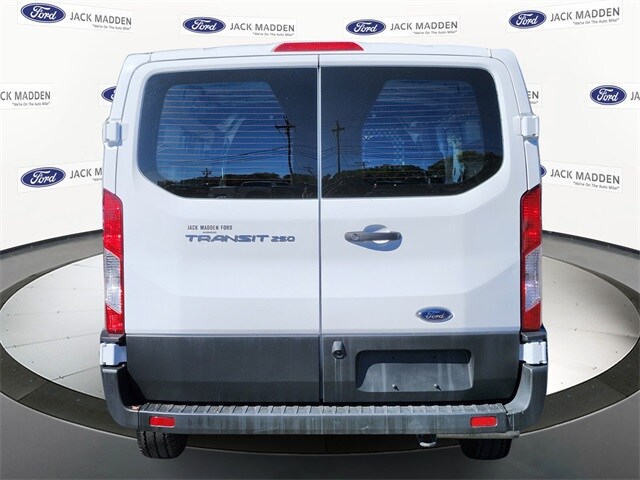 2024 Ford Transit photo 3