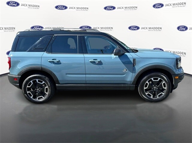 2021 Ford Bronco Sport Outer Banks photo 2