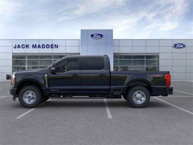 2025 Ford F-350 photo 3